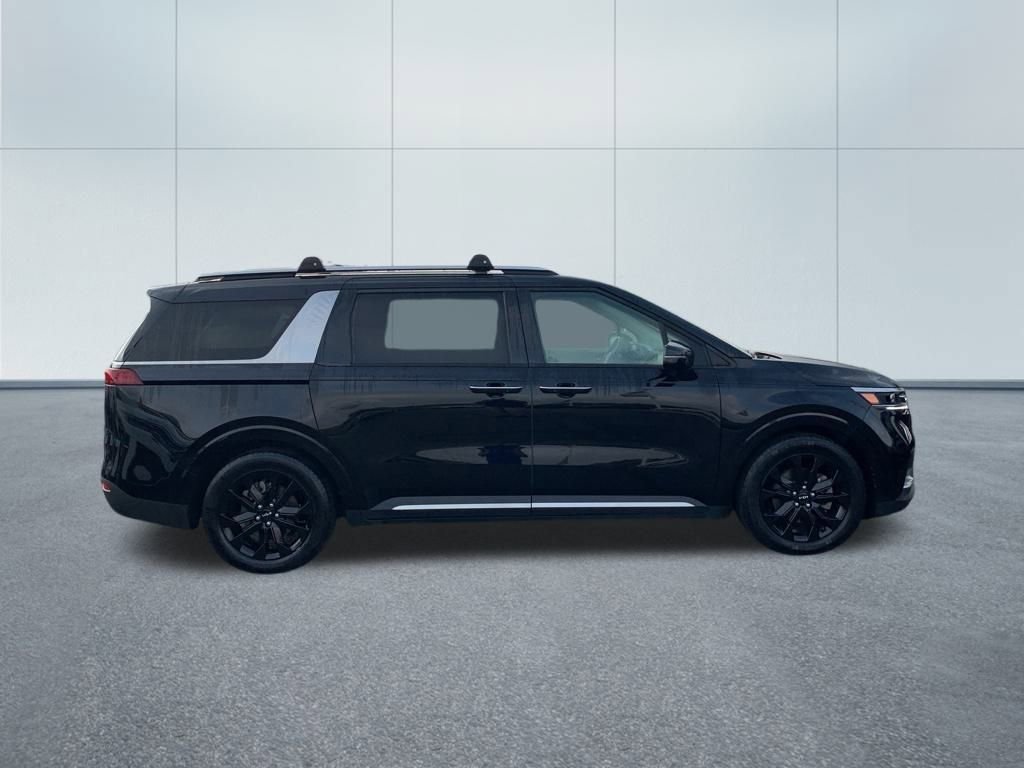 2023 Kia Carnival SX photo 2