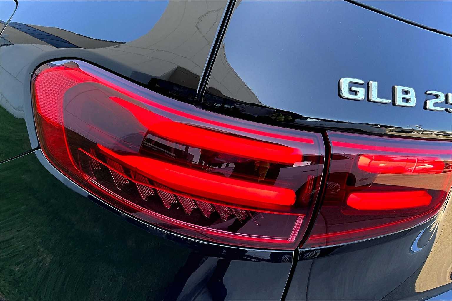 2024 Mercedes Benz GLB 250 photo 28