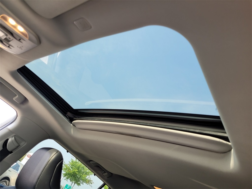 2020 Toyota Highlander Limited photo 15