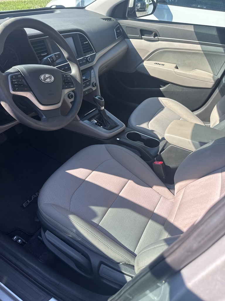2018 Hyundai Elantra SEL photo 5