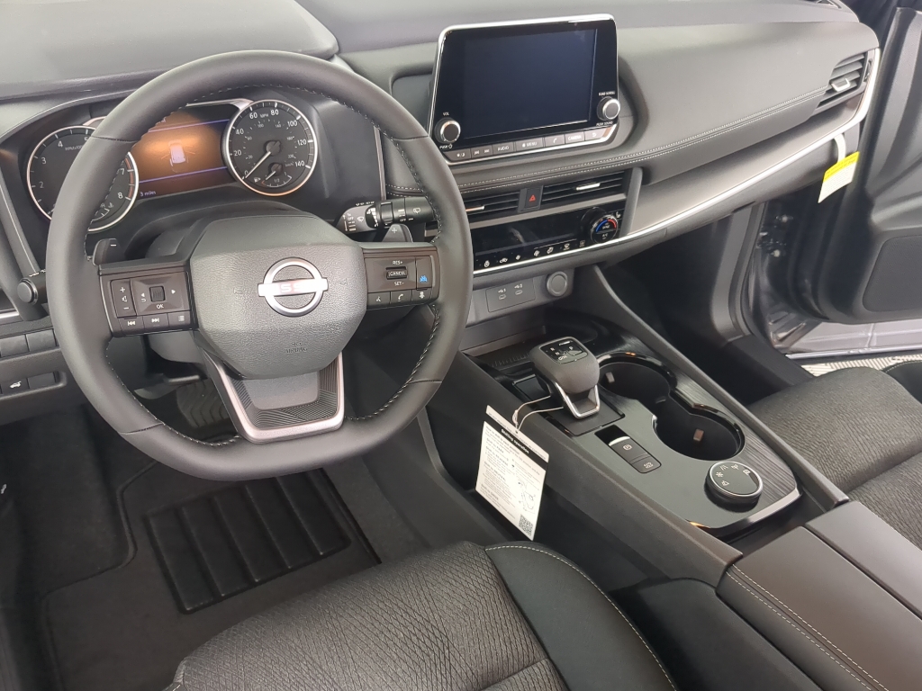 2026 Nissan Rogue SV photo 16