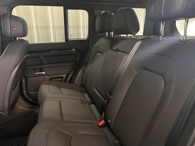 2025 Land Rover Defender 110 photo 14