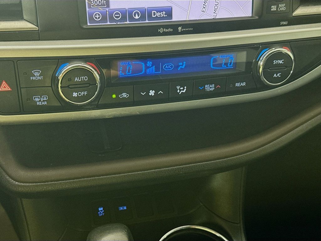 2015 Toyota Highlander Base Hybrid photo 15