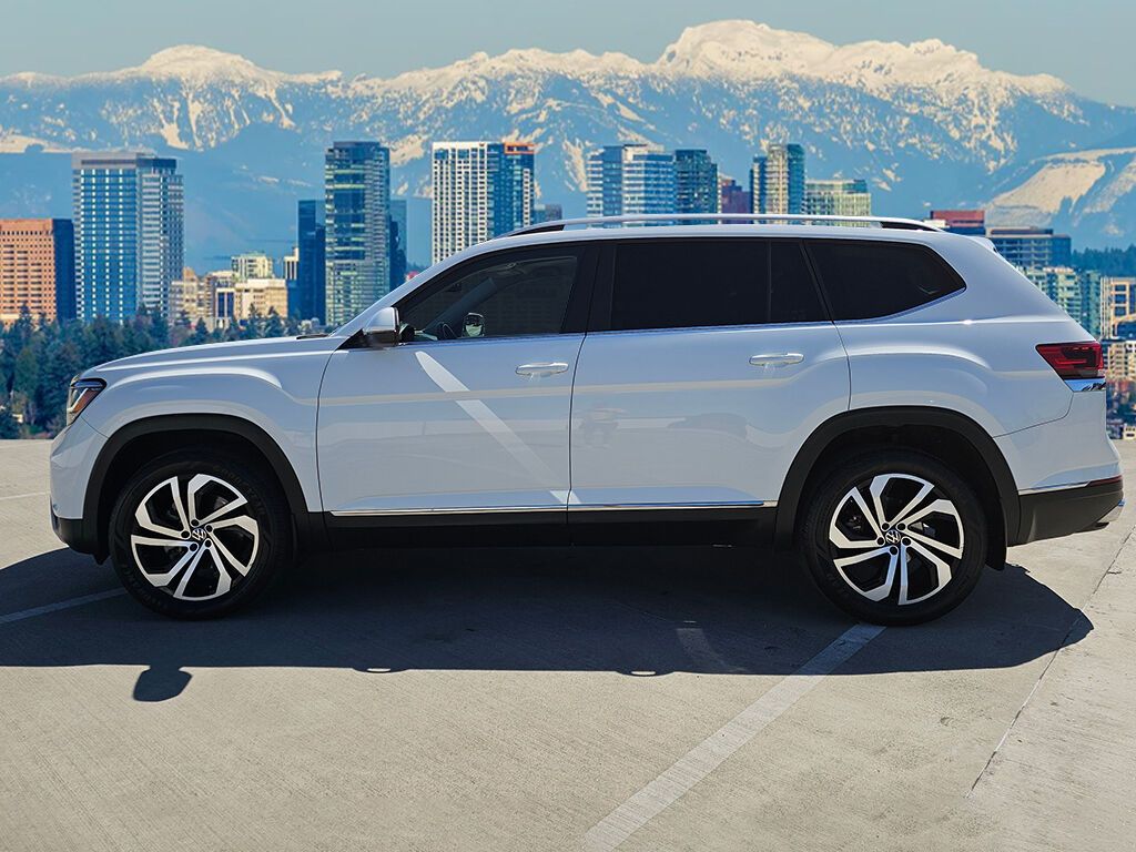 2022 Volkswagen Atlas SEL photo 3