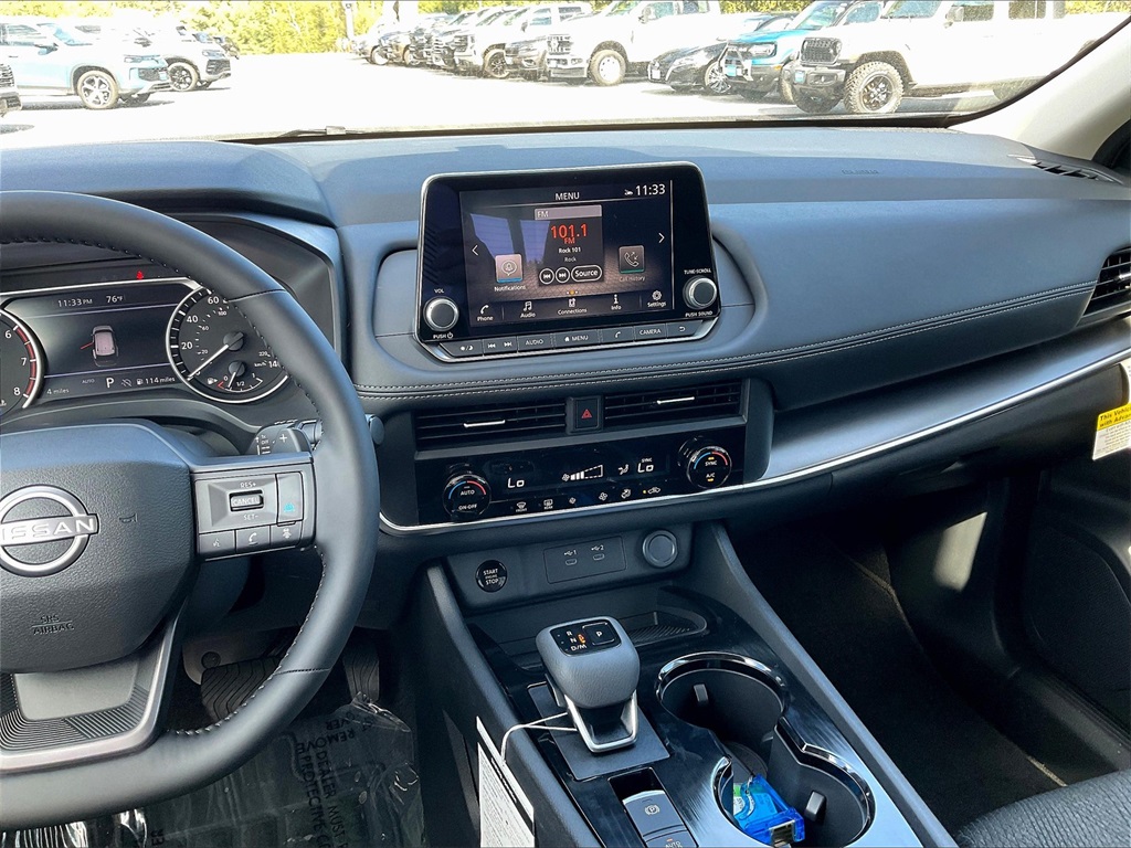 2026 Nissan Rogue SV photo 11