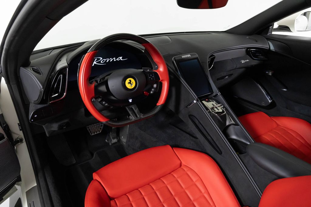 2022 Ferrari Roma photo 4