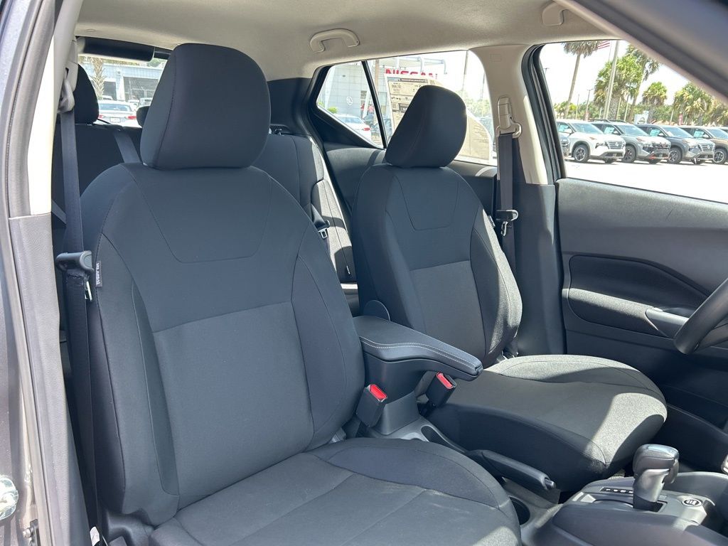 2025 Nissan Kicks Play S photo 33