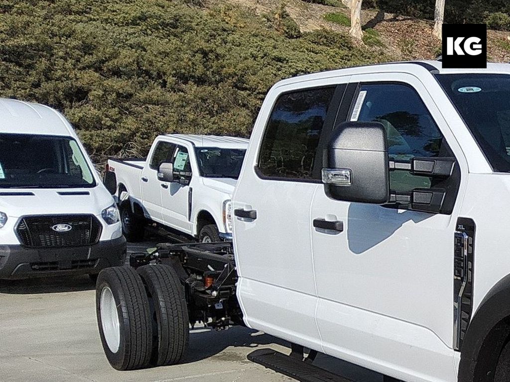 2026 Ford F-450 Super Duty Chassis Cab XL's photo