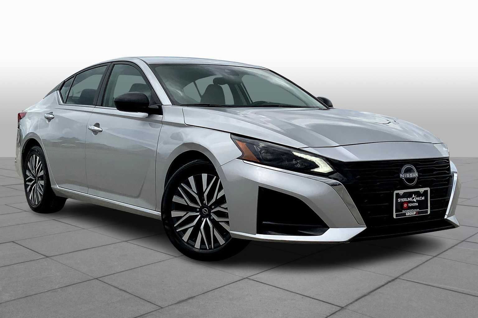 2024 Nissan Altima 2.5 SV photo 2
