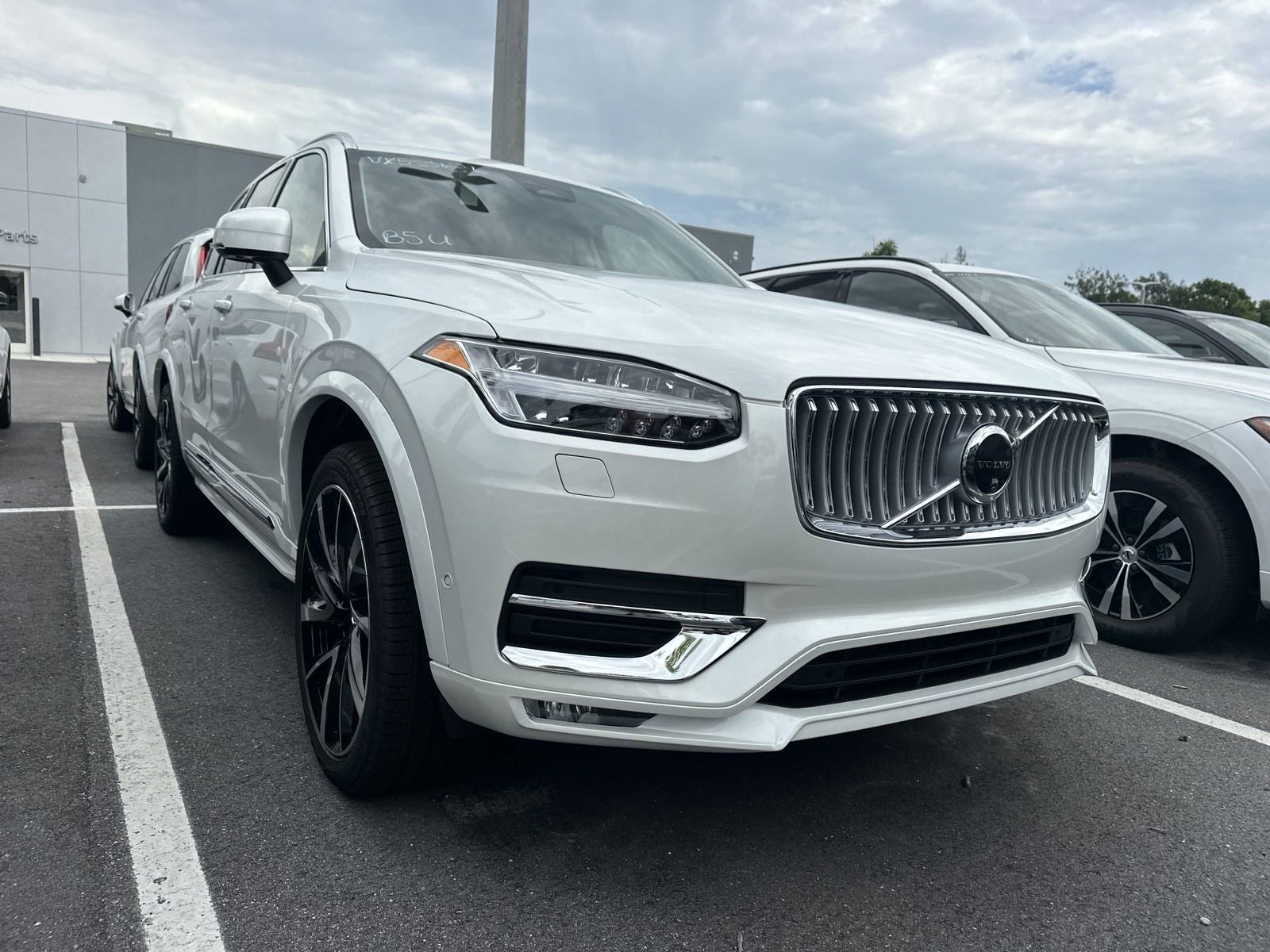 New 2025 Volvo XC90 Plus Sport Utility in Stuart #VX53186 