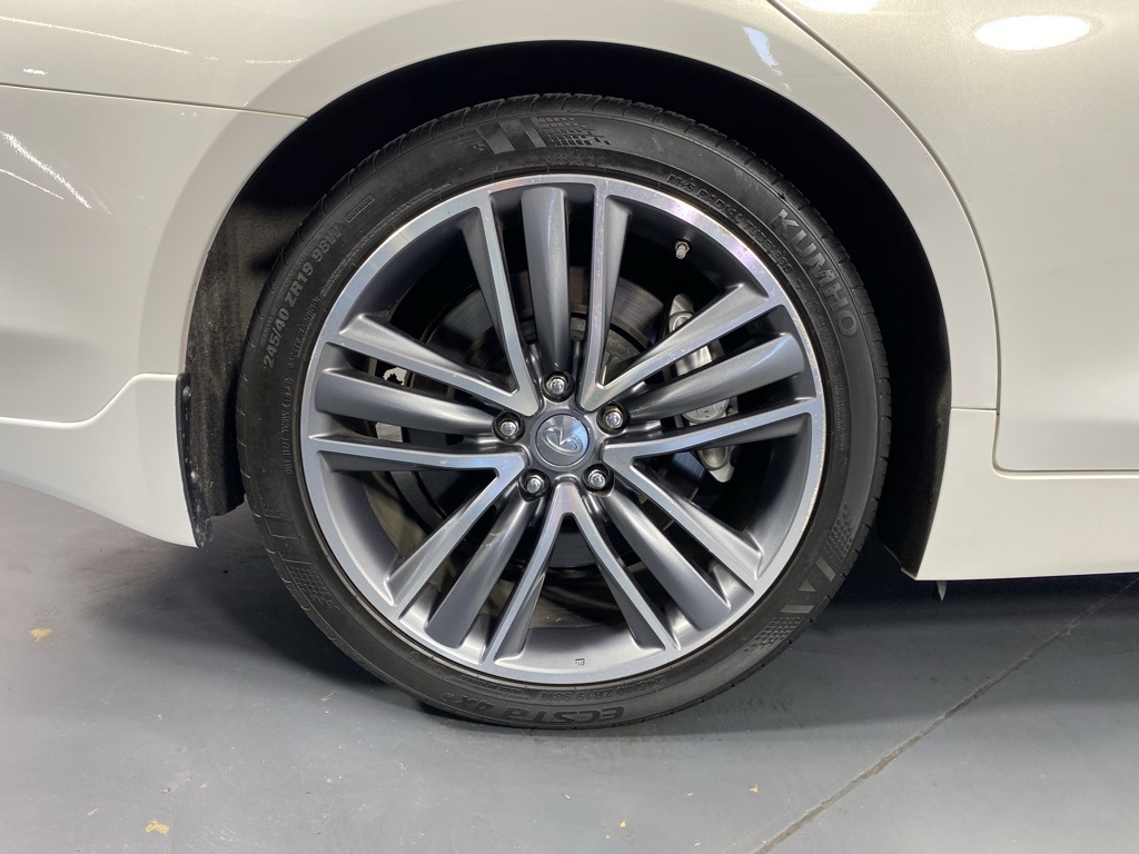 2014 Infiniti Q50 Hybrid Sport photo 30