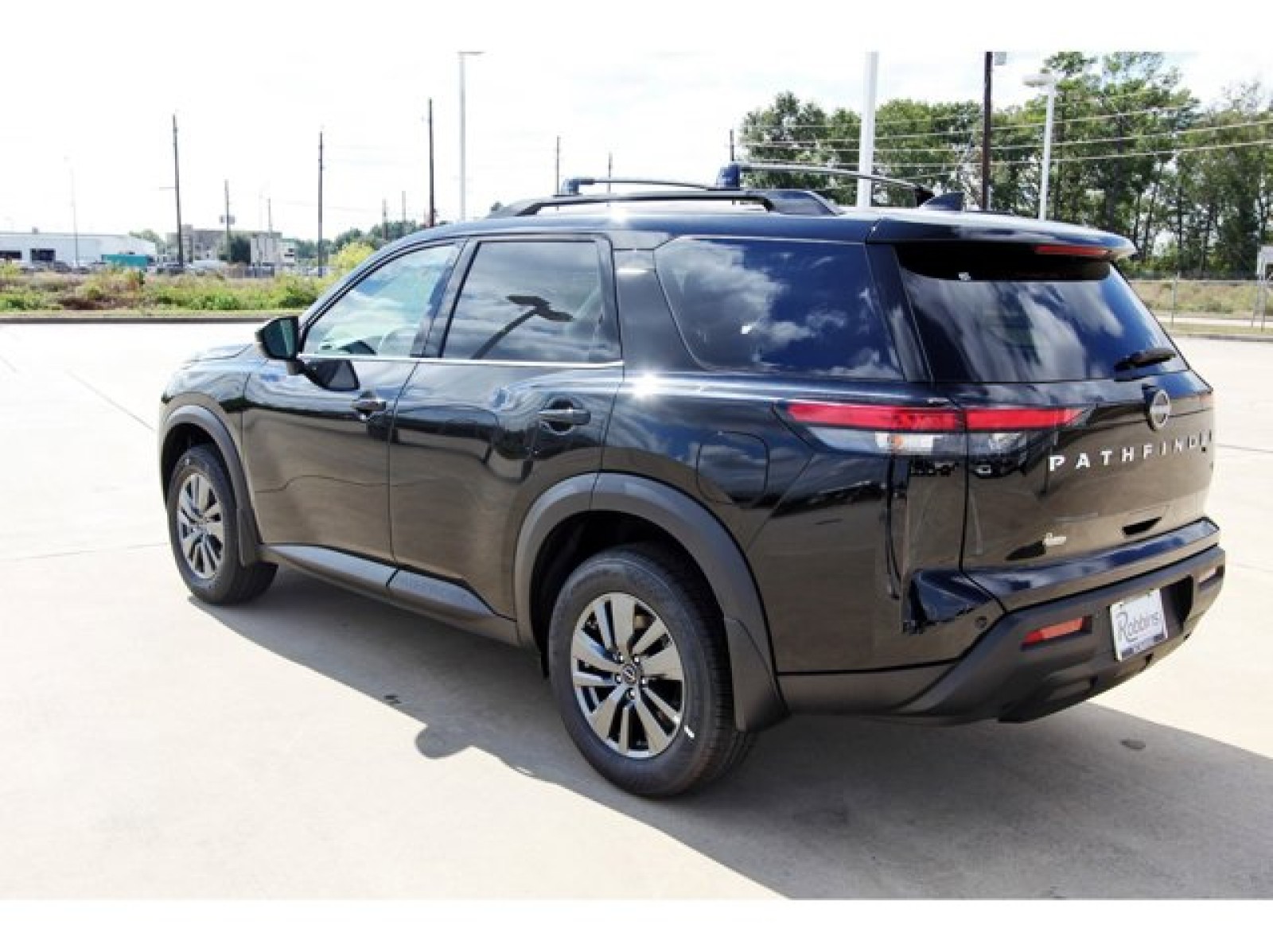 2025 Nissan Pathfinder SV photo 3