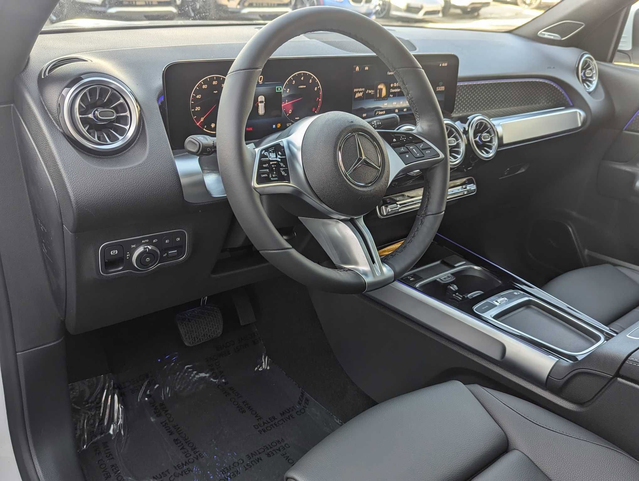 2024 Mercedes Benz GLB 250 4MATIC photo 9
