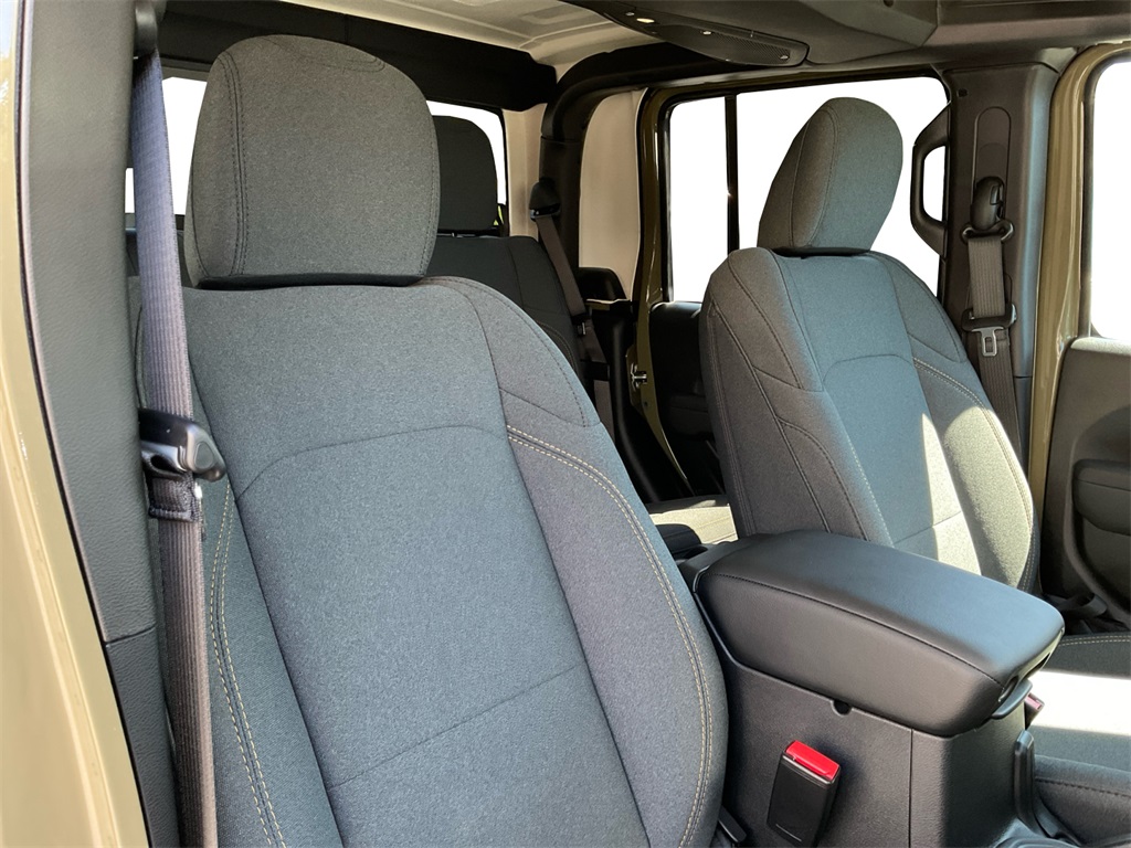 2025 Jeep Gladiator Sport S photo 26