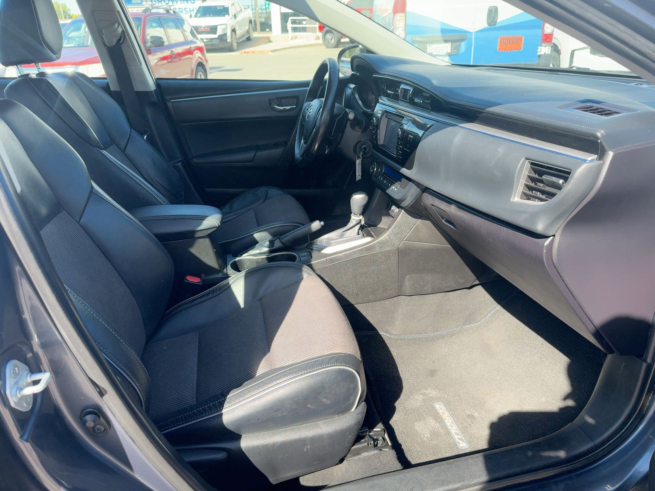 2016 Toyota Corolla S photo 18
