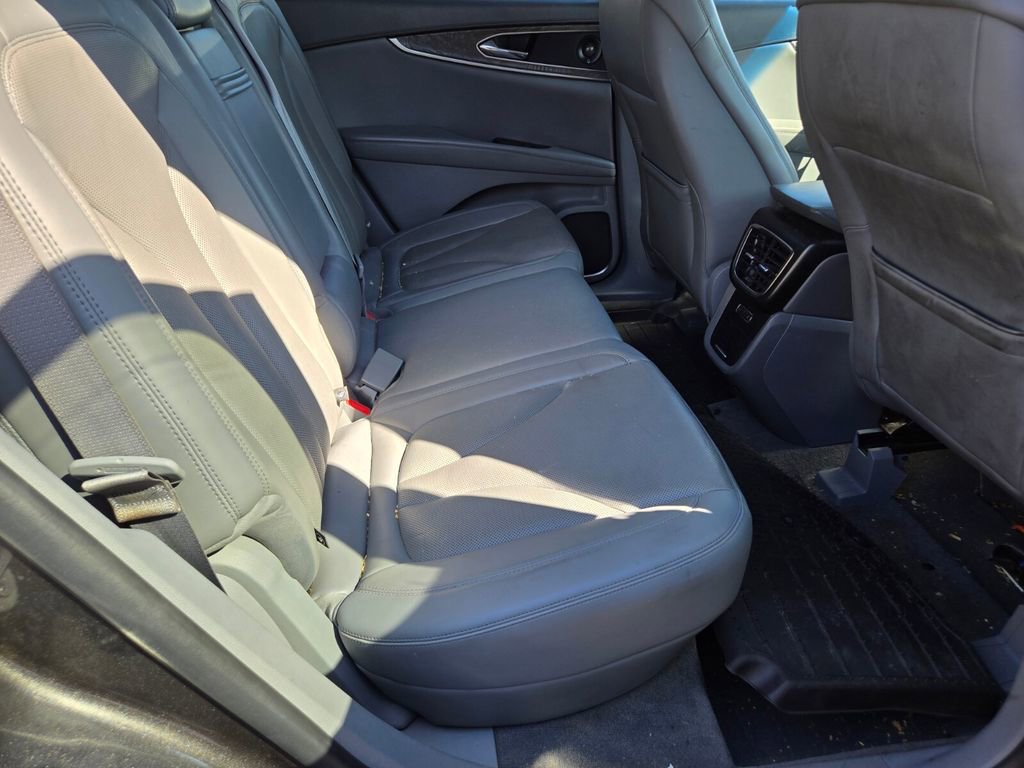 2019 Lincoln Nautilus Reserve photo 4