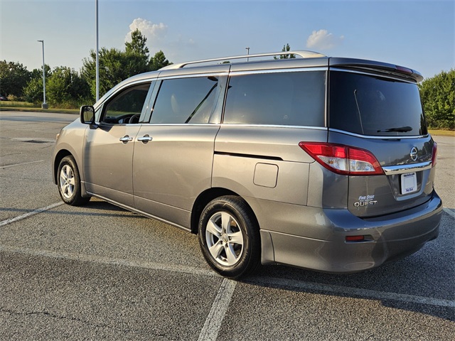2014 Nissan Quest SV photo 9
