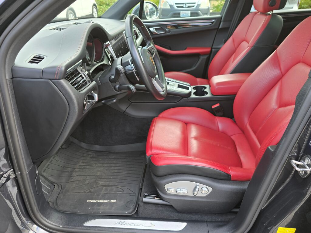 2021 Porsche Macan S photo 19