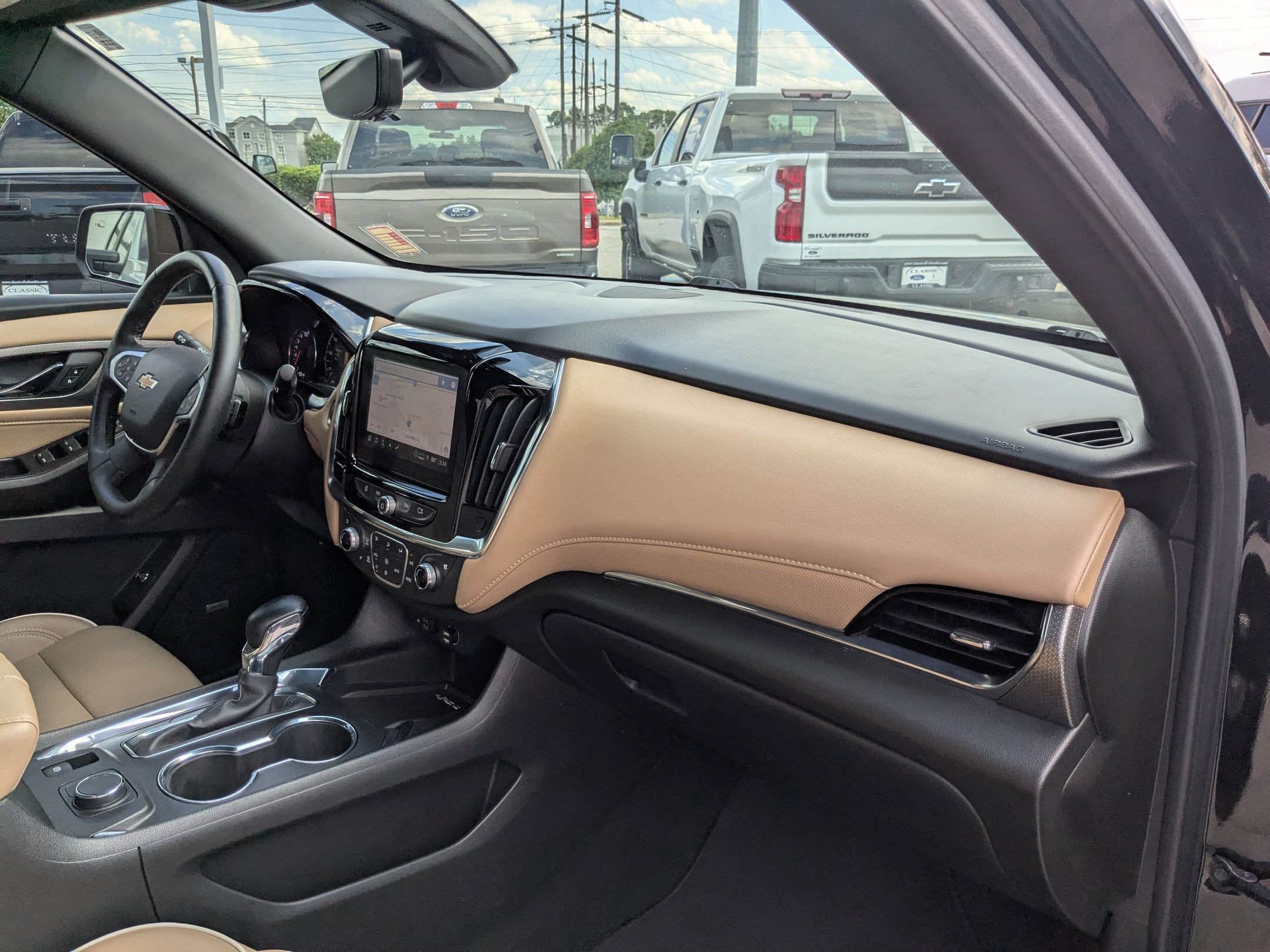 2023 Chevrolet Traverse Premier photo 27
