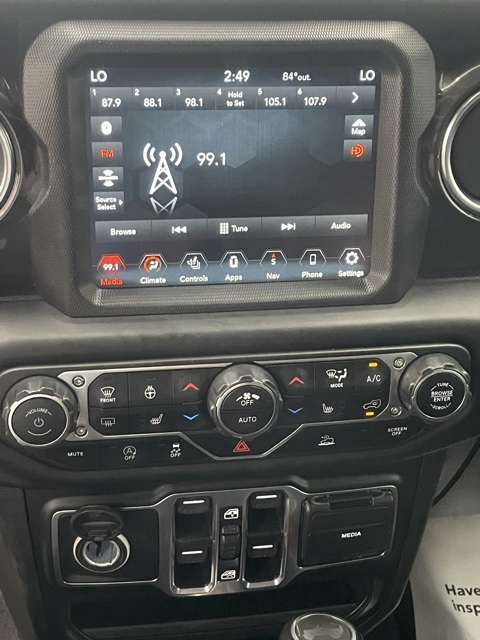 2021 Jeep Wrangler Unlimited Sahara Altitude photo 17