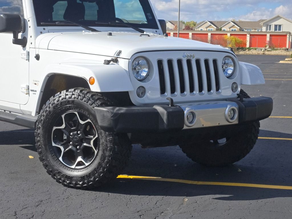 2016 Jeep Wrangler Unlimited Sahara photo 2