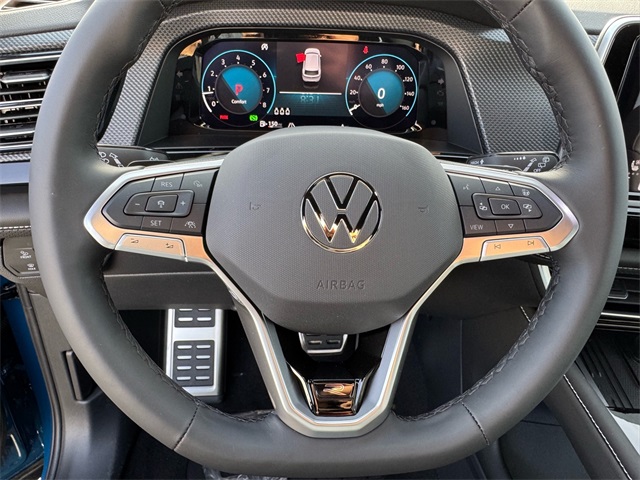 2025 Volkswagen Atlas Cross Sport SEL R-Line photo 11