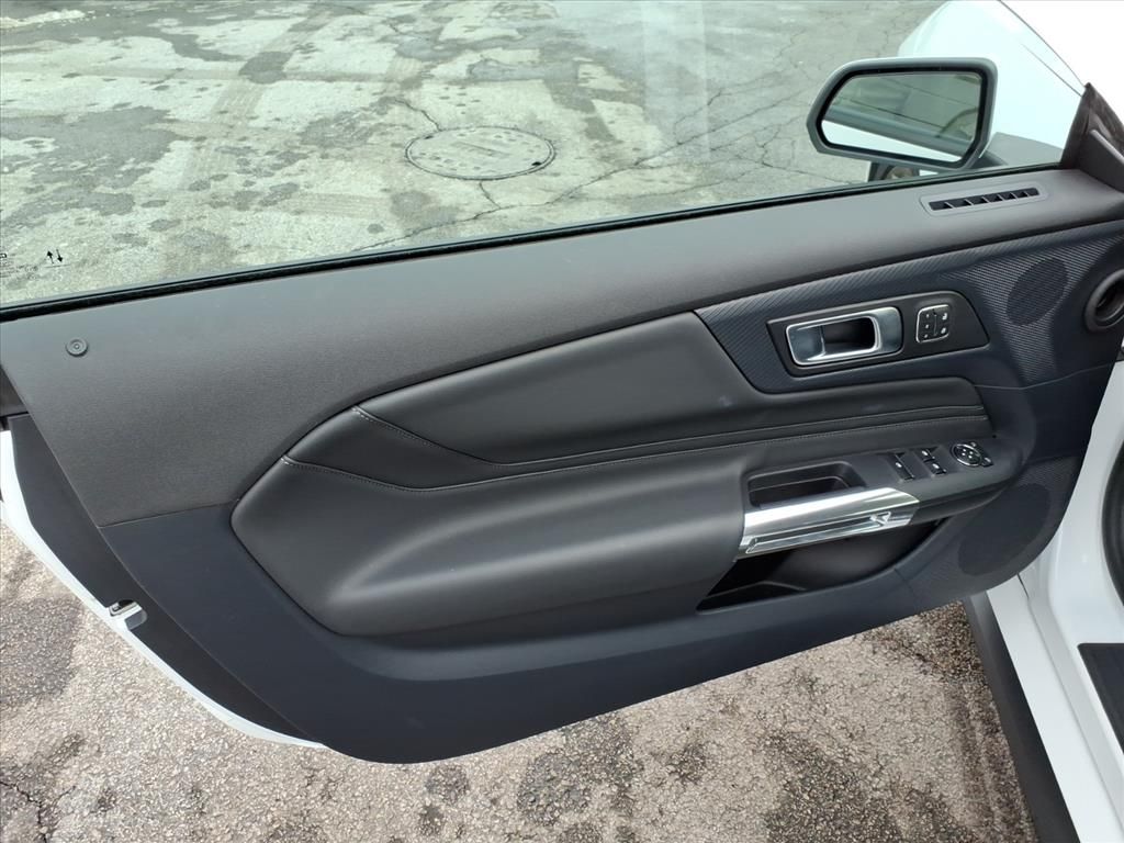 2024 FORD MUSTANG - Image 15