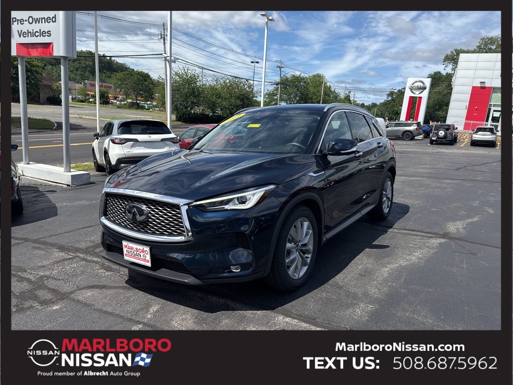 2021 Infiniti QX50 Essential photo 3