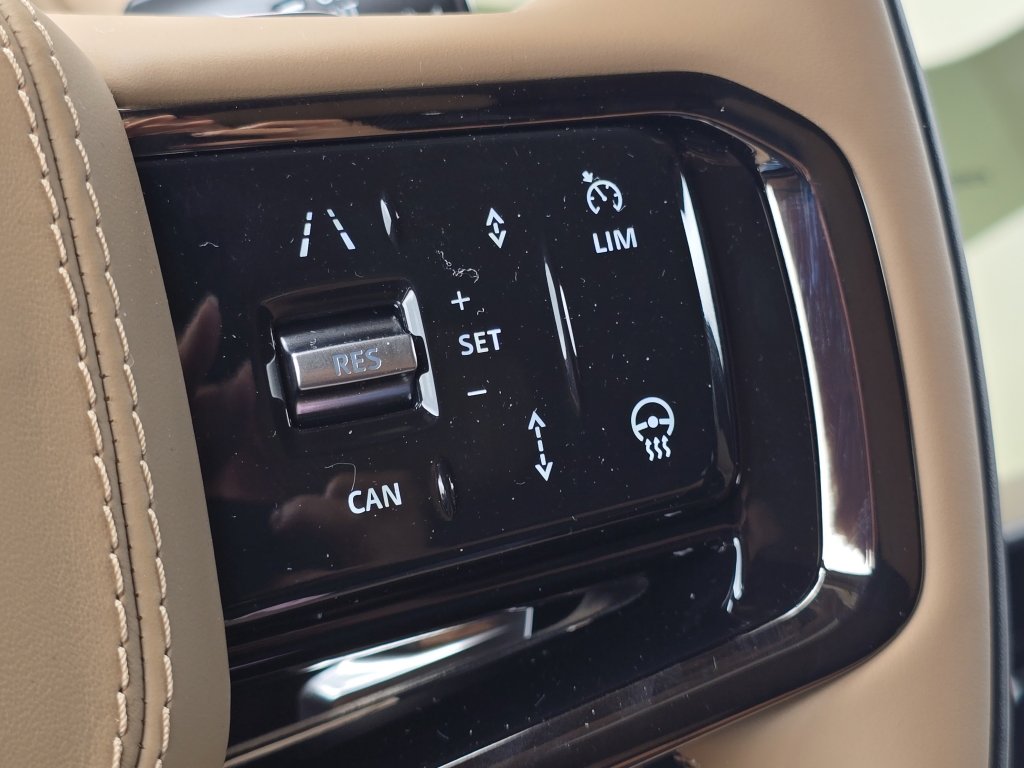 2025 Land Rover Range Rover Sport SE photo 7