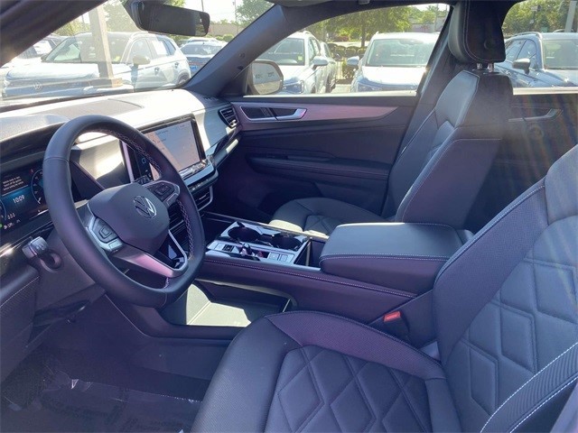 2025 Volkswagen Atlas Cross Sport SE Technology photo 13