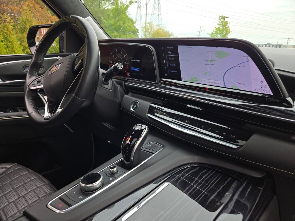 2023 Cadillac Escalade V-Series photo 9