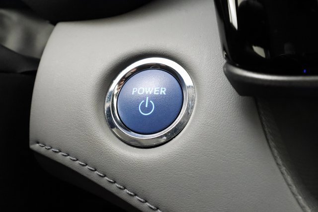 2022 Toyota Highlander LE photo 17
