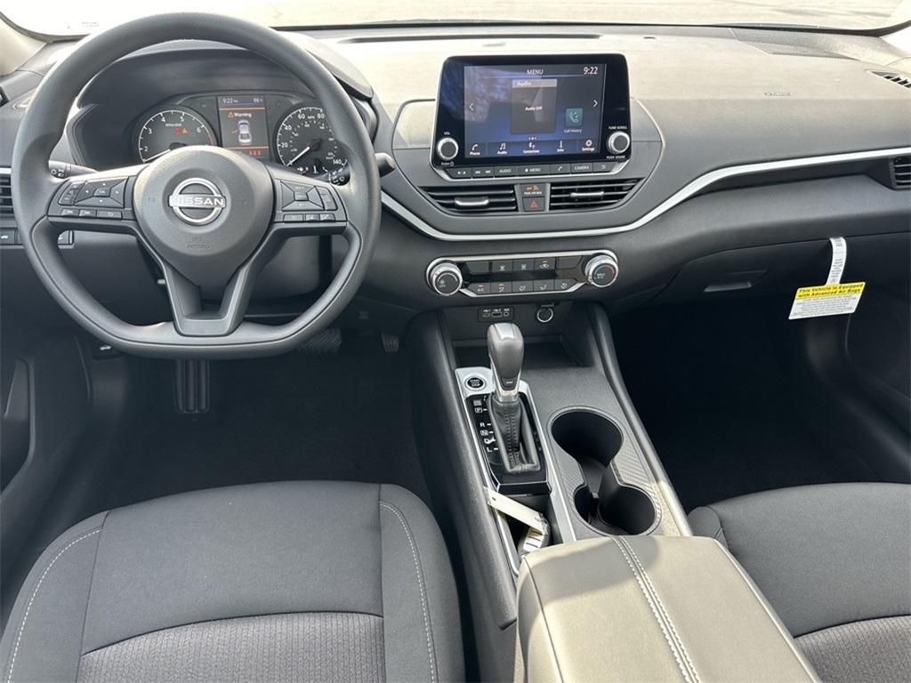 2025 Nissan Altima S photo 4