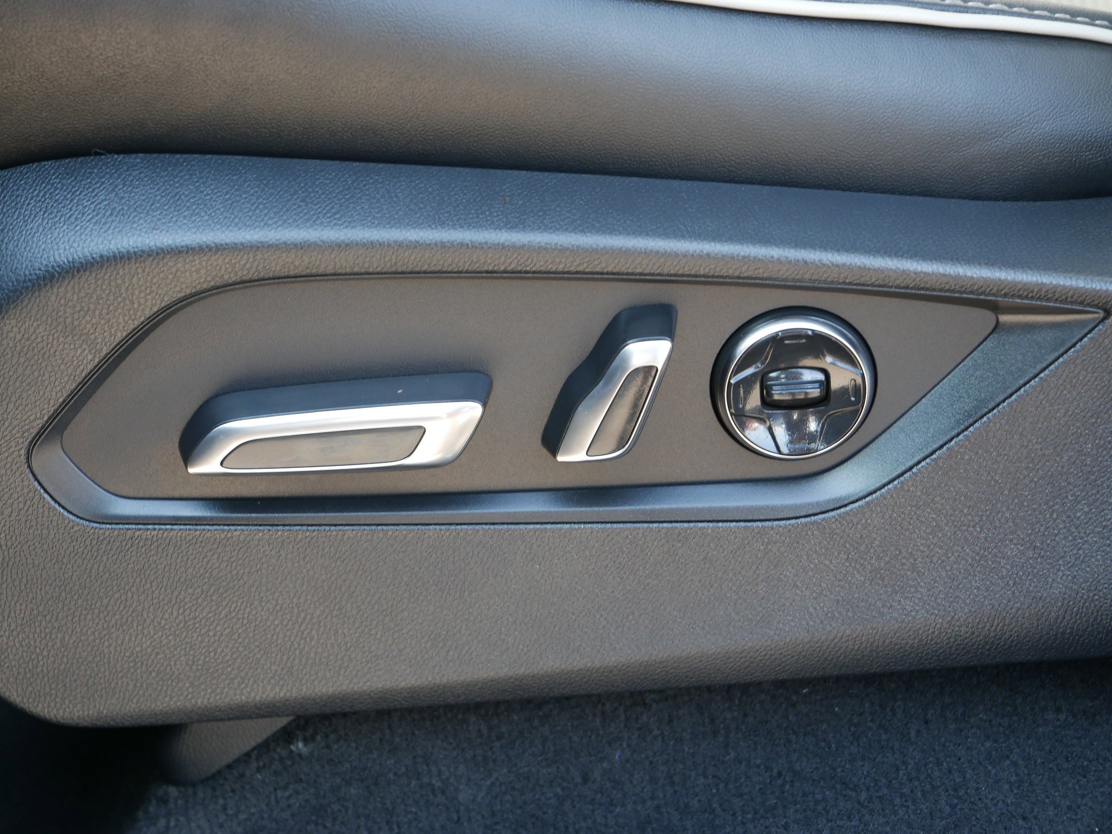 2024 Acura MDX SH-AWD Advance photo 19