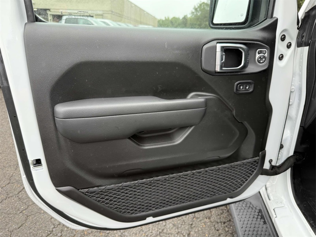 2025 Jeep Wrangler Sport S photo 25