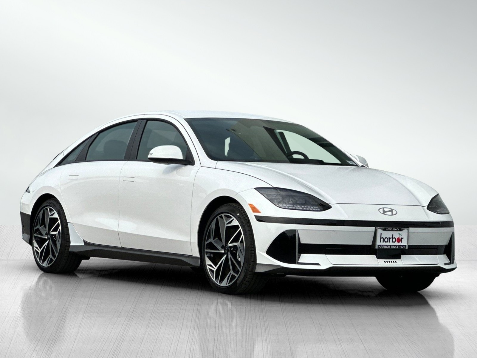2025 Hyundai Ioniq 6 SEL photo 2