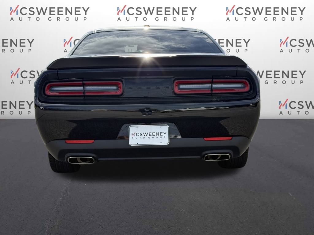 2023 Dodge Challenger SXT photo 4