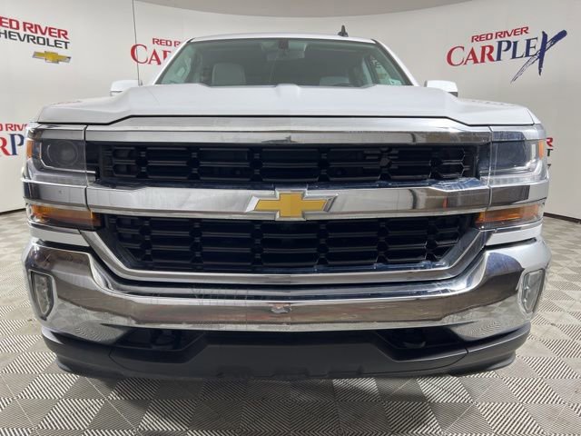2018 Chevrolet Silverado 1500 LT photo 2