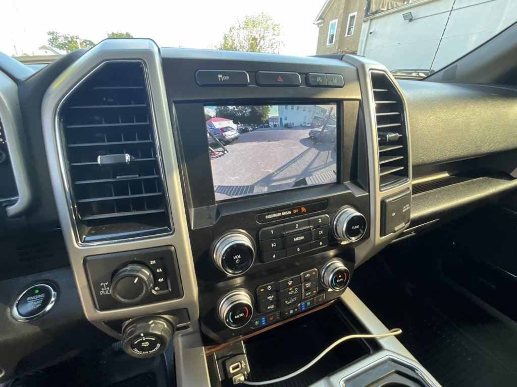 2020 Ford F-150 Lariat photo 25