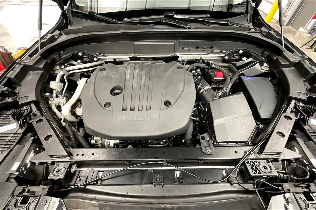2023 Volvo XC60 B5 Plus photo 10