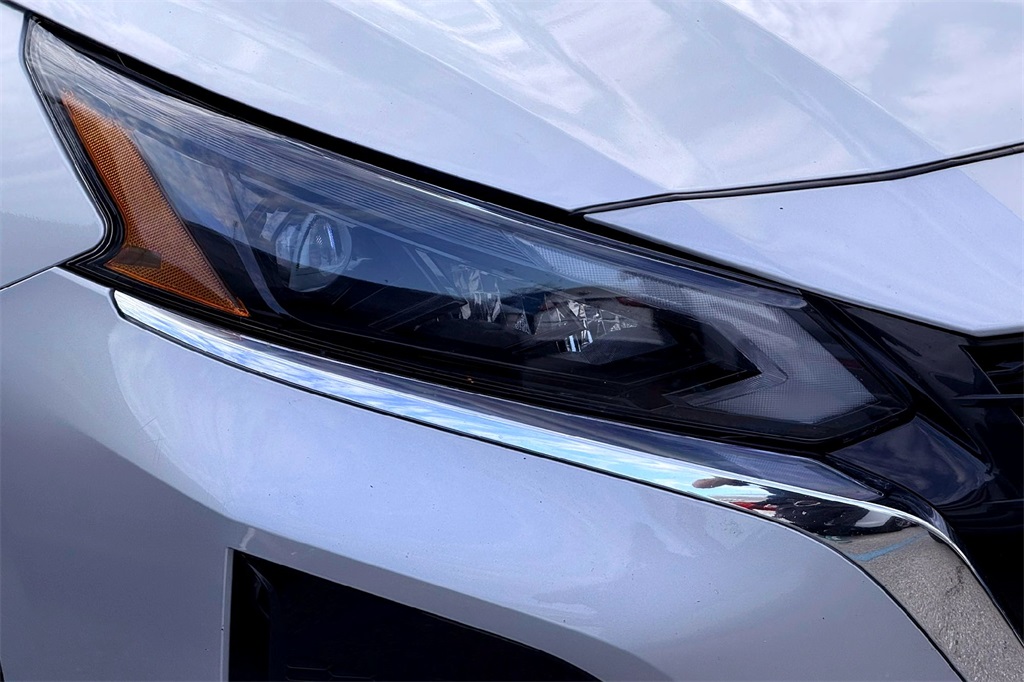 2024 Nissan Altima 2.5 SV photo 3