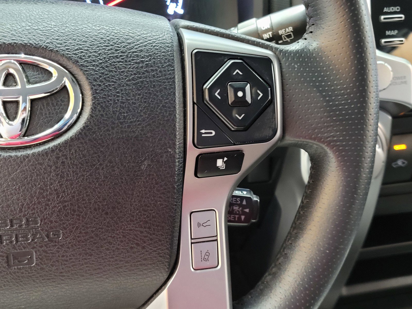 2022 Toyota 4Runner SR5 photo 24
