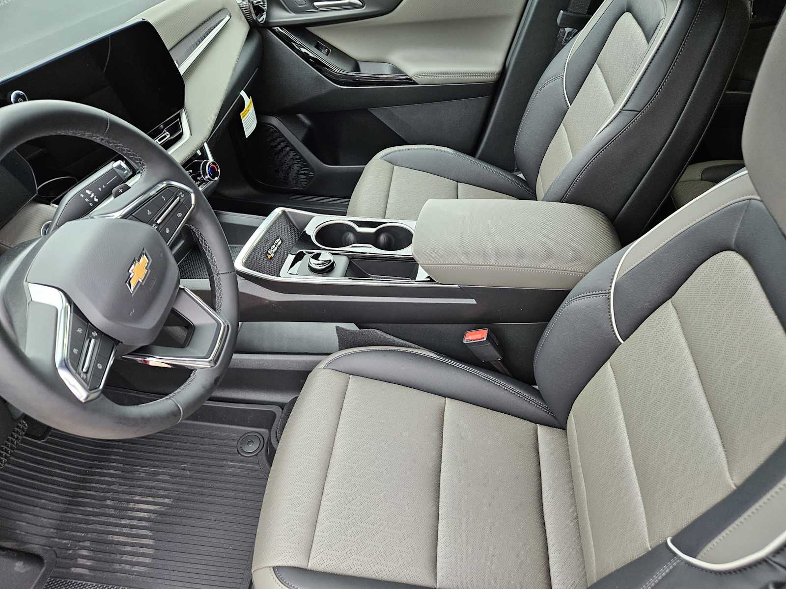 2026 Chevrolet Equinox LT photo 10