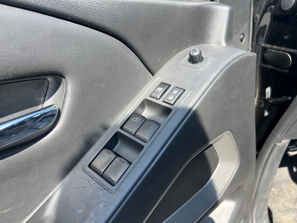 2022 Nissan Frontier SV photo 13