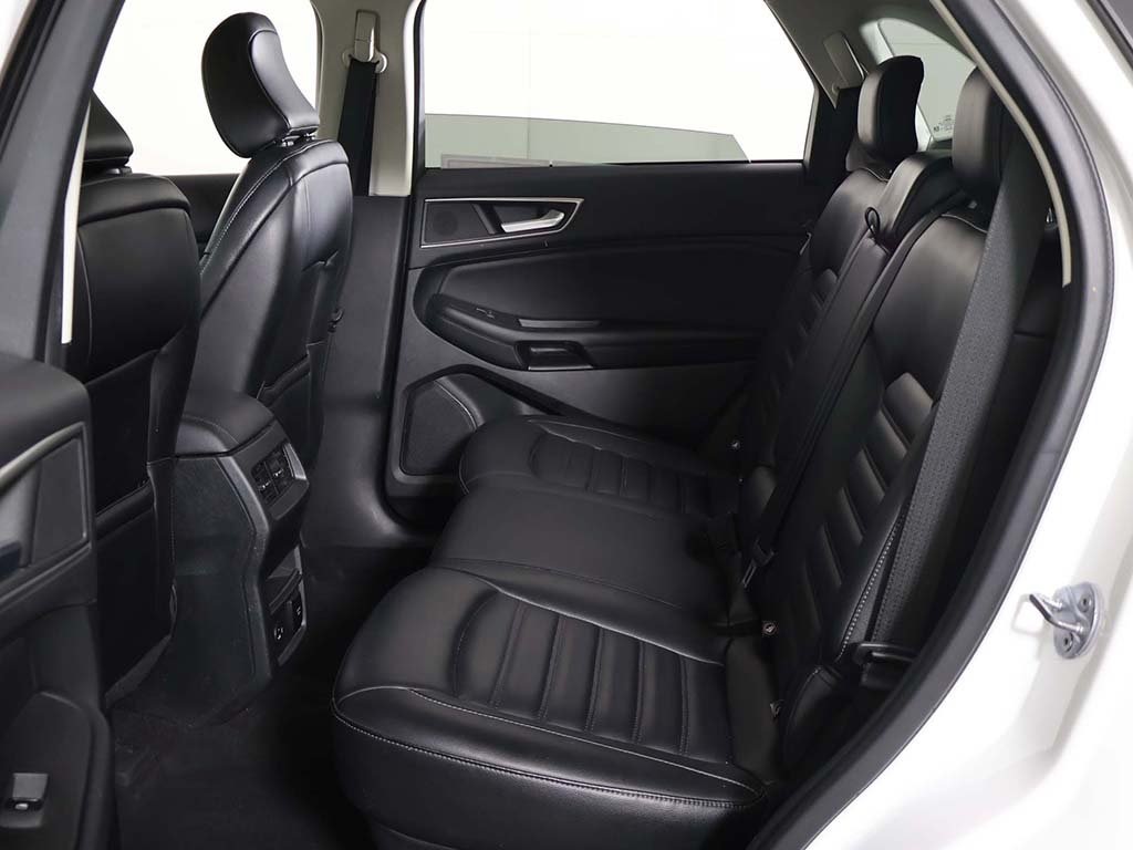 2022 Ford Edge SEL photo 27