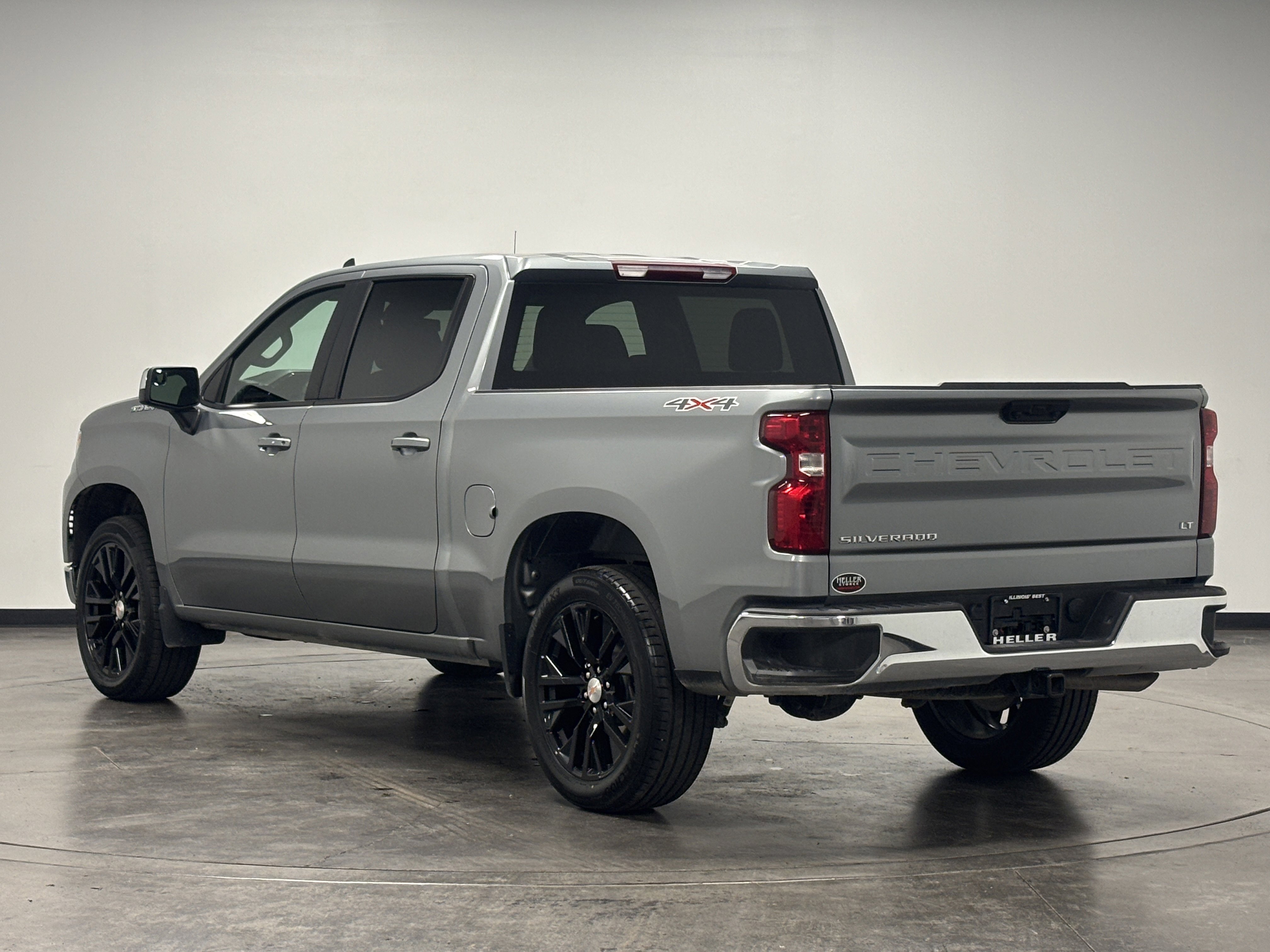 2025 Chevrolet Silverado 1500 LT photo 5