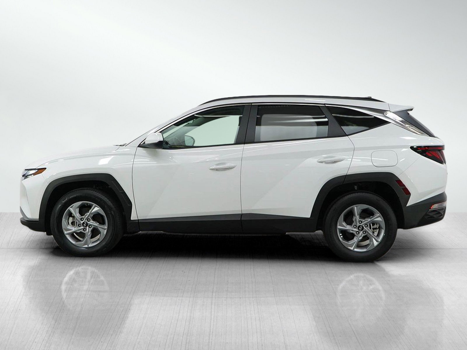 Used 2024 Hyundai Tucson SEL with VIN 5NMJBCDE4RH388806 for sale in Minneapolis, Minnesota