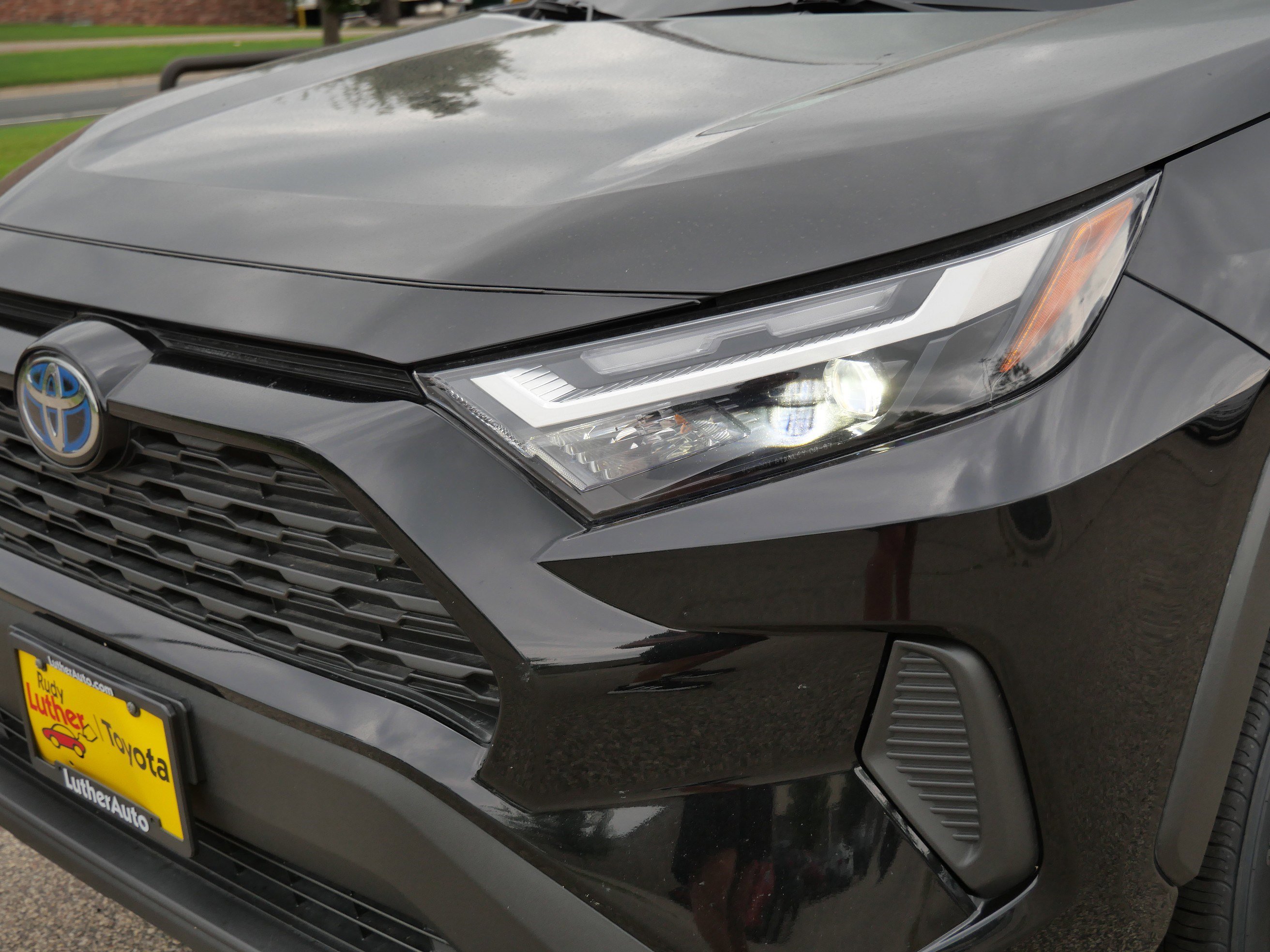 2023 Toyota RAV4 Hybrid XLE photo 15