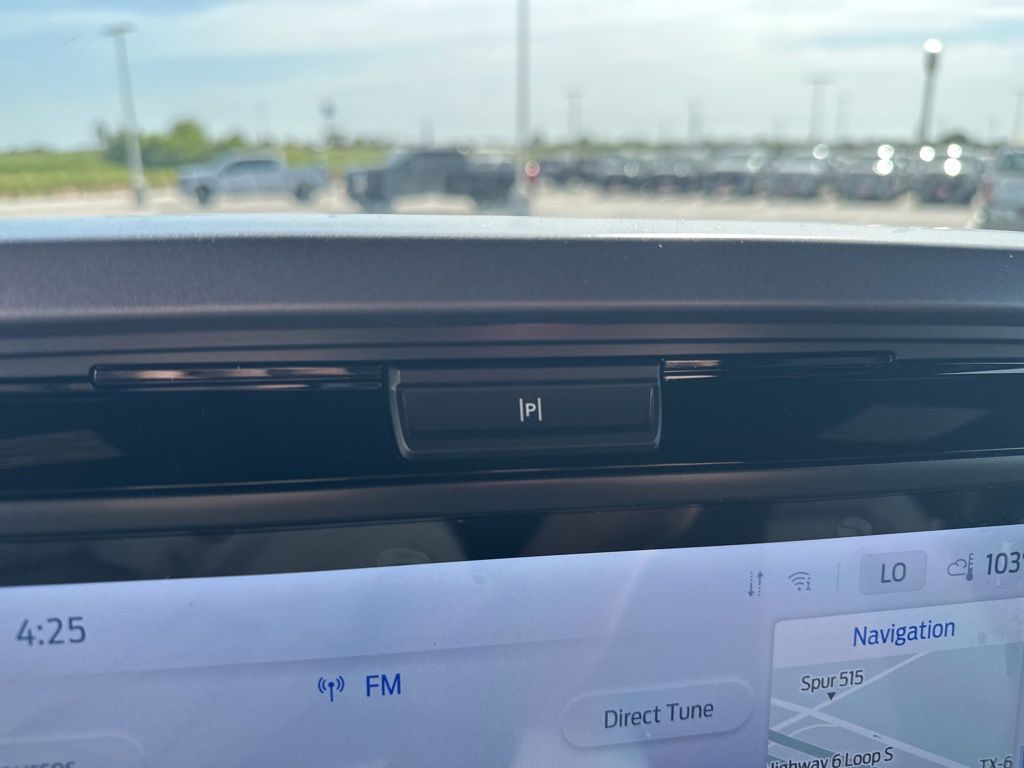2025 Ford F-150 XLT photo 22