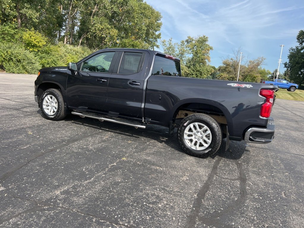 2023 Chevrolet Silverado 1500 LT photo 9